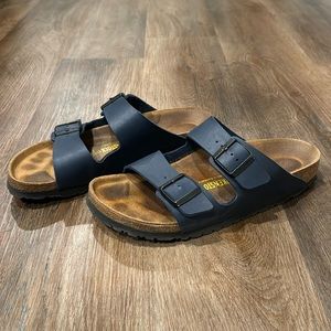 Men’s Birkenstock - Arizona Soft Footbed (size 10 US)